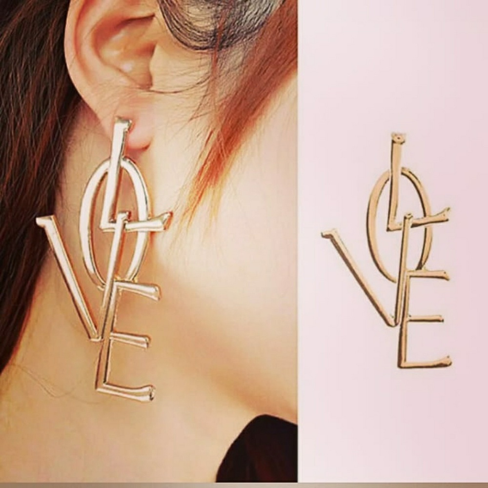 NEW! GOLD LOVE EARRINGS